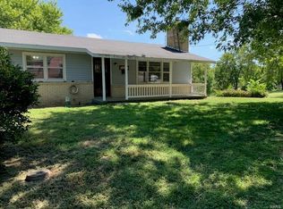 208 N 3rd St, Houston, MO 65483