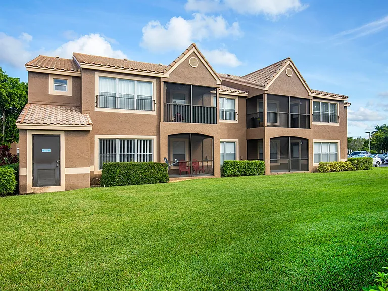 CORAL FALLS APARTMENTS — Photo 8