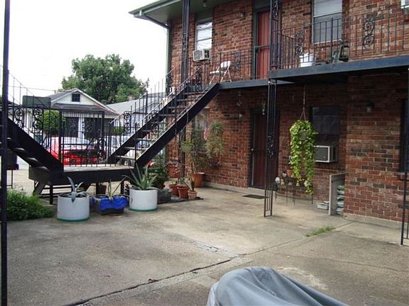 3rd image of 3020 Broadway St APT 4