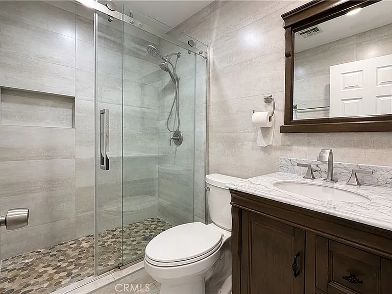 2431 N Lamer St — Photo 10