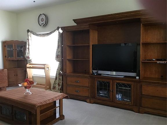 3rd image of 257 Clydesdale Cir