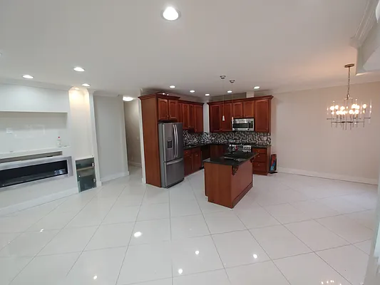 Rented by Halvatzis Realty | media 1