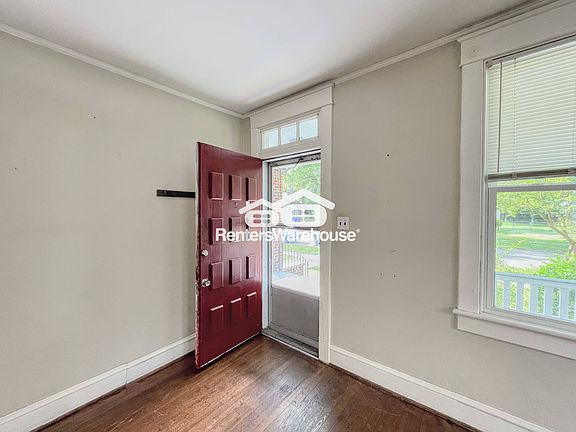 4th image of 1704 Bain St #A