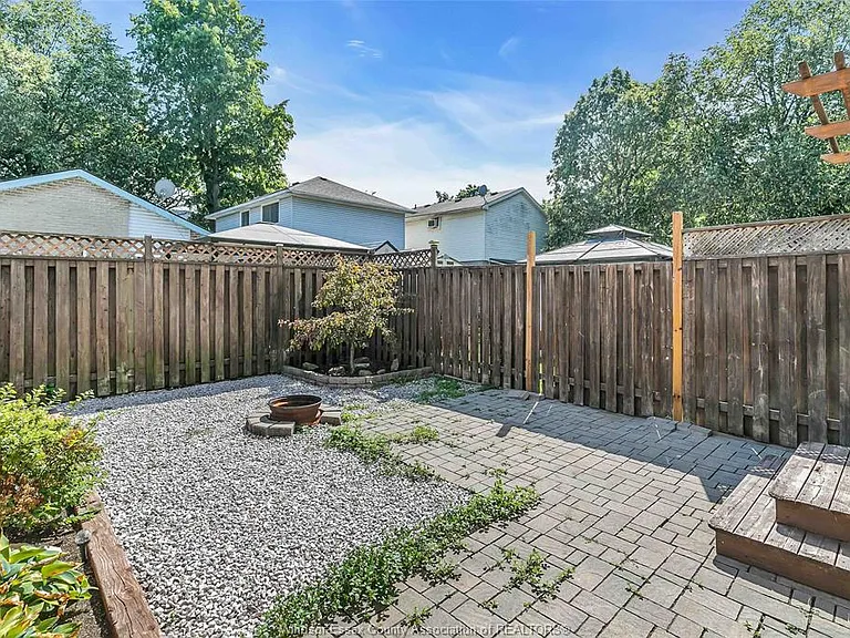 9015 Copperfield Ct — Photo 24