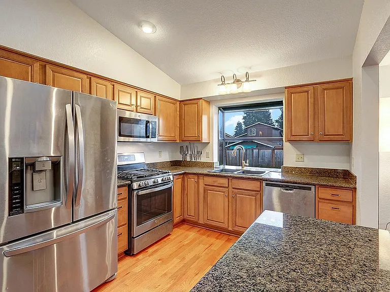 3723 N Bennett St — Photo 15
