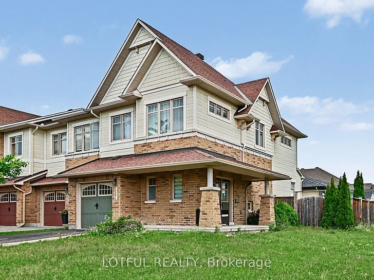 2201 Marble Cres — Photo 2