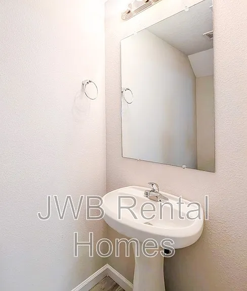 8730 Berry Ave — Photo 6
