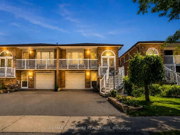 131 Yatescastle Dr, Toronto, ON M3L 2L4