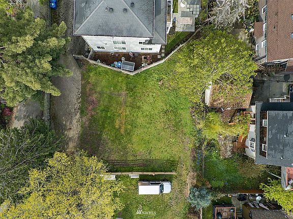 4th image of 8306 Seward Park Ave S