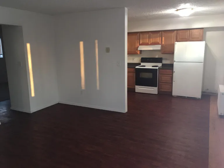 800 15th Ave — Photo 2