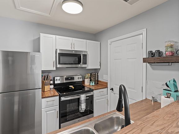 14th image of this home