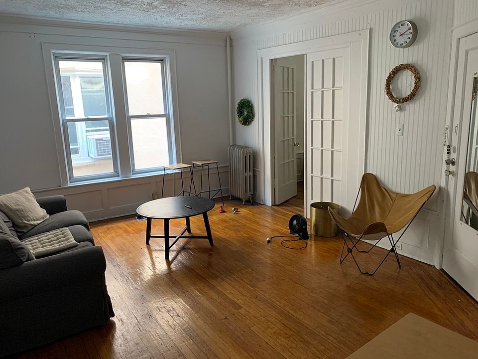 1st image of 250 Sullivan Pl #1