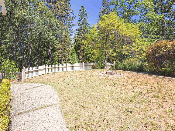 4th image of 22671 Cedar Pines Ave