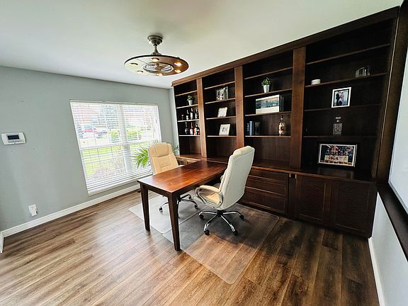 5th image of 651 Meadow Wood Dr