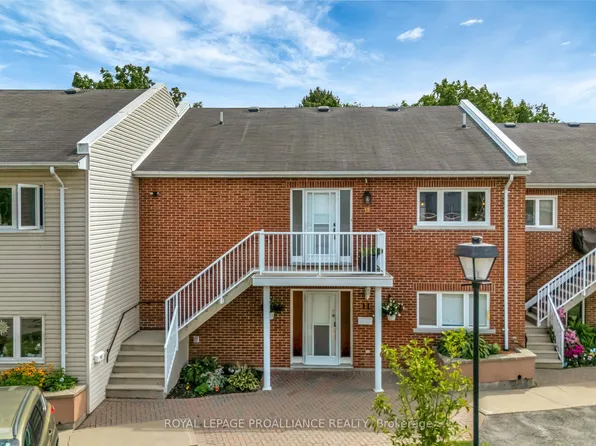 179 Herchimer Ave #12, Belleville, ON K8N 4G7
