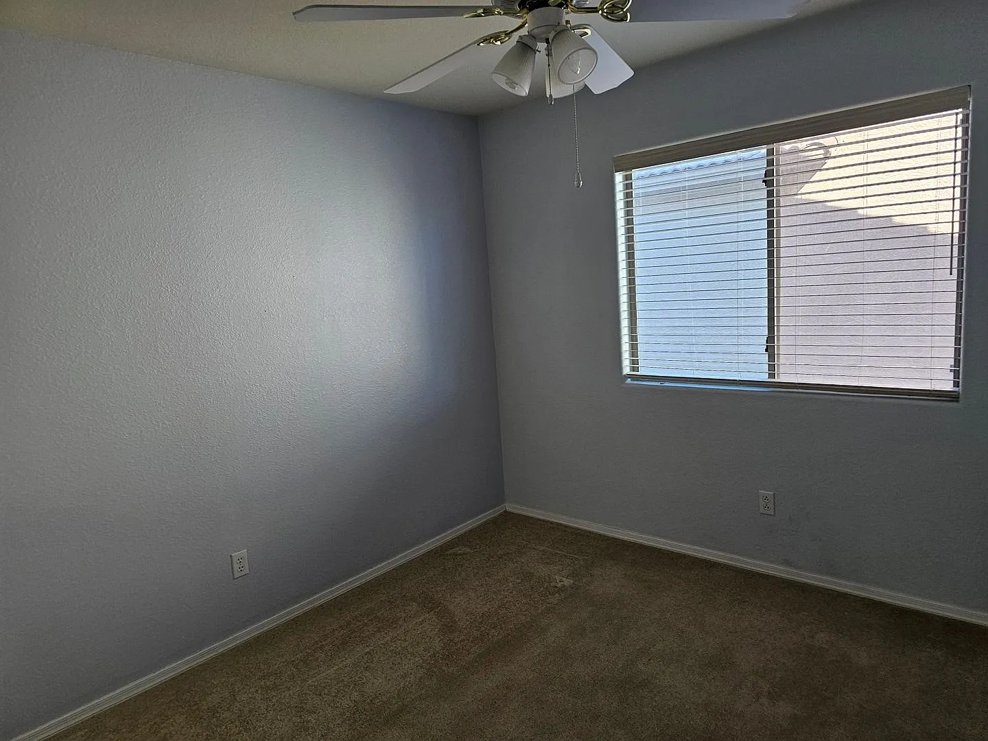 Spacious 5 bd room 2.5 bathroom home — Photo 1