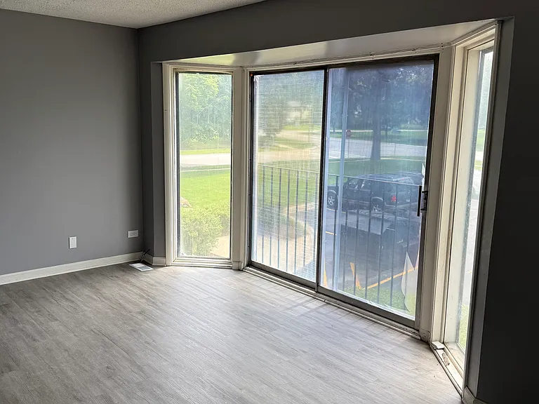 2900 Mitchell Dr #7 — Photo 2