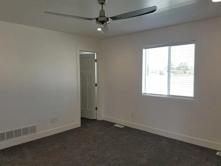 3287 E Kathaway Ln — Photo 24