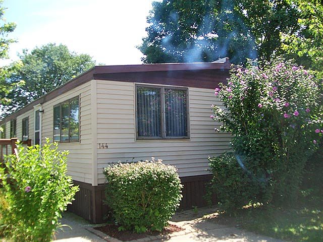 2nd image of 144 Carmell St