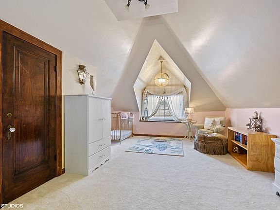 5th image of 1701 N Newcastle Ave