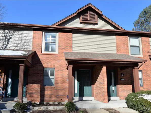 869 Forest Trace Dr #B, Chesterfield, MO 63017