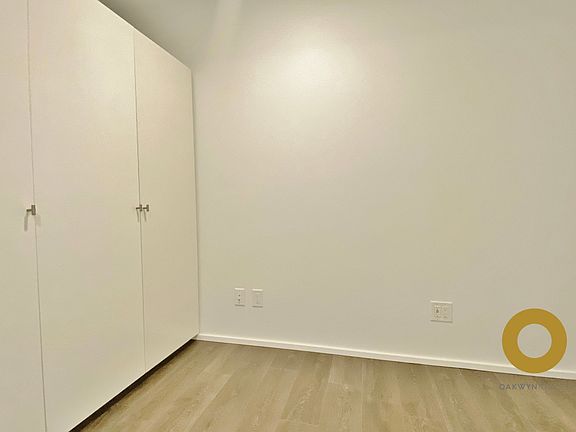 4th image of 4650 Brentwood Dr #40