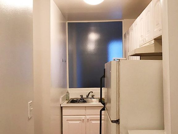4th image of 11 E 32nd St APT 10G