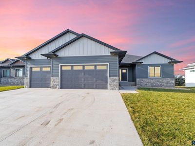 447 Blue Ox Cir, Harrisburg, SD, 57032