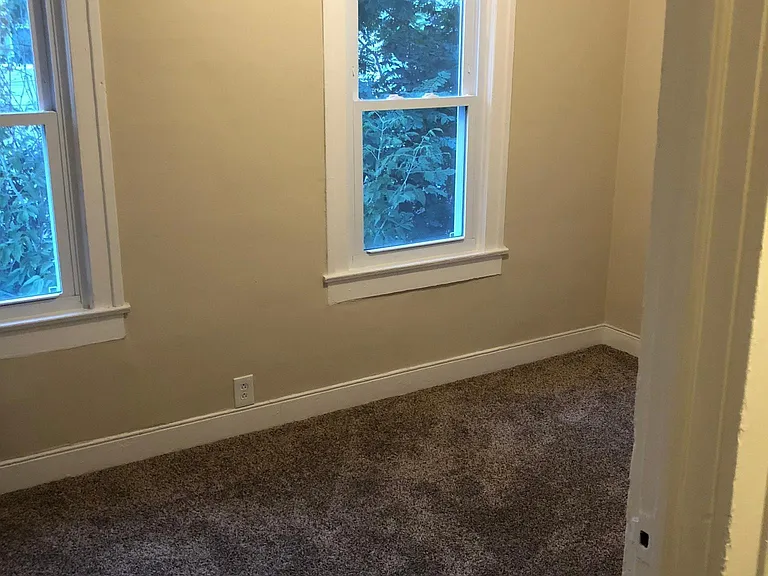 202 Cottage St #UPSTAIRS — Photo 13