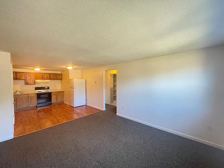 173 Loudon Rd #406 — Photo 7