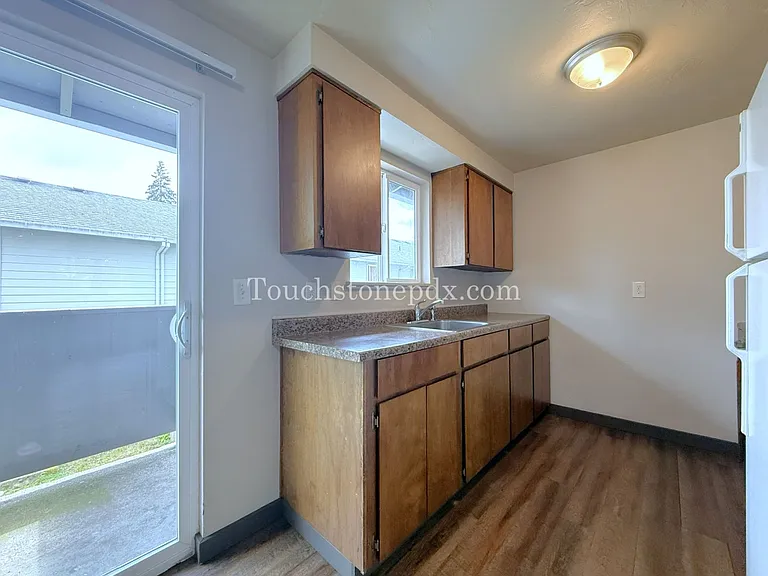 403 S Ivy St — Photo 4