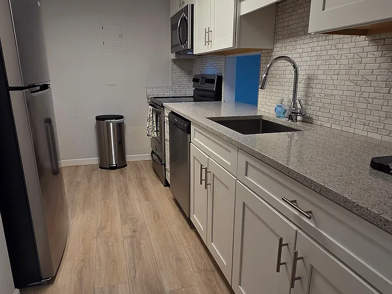 207 5th Ave SW #208 — Photo 10
