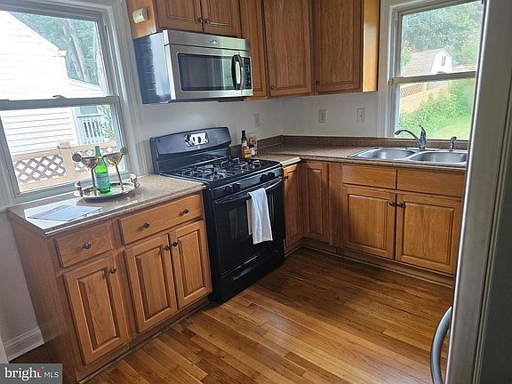 5th image of 10407 Grandin Rd