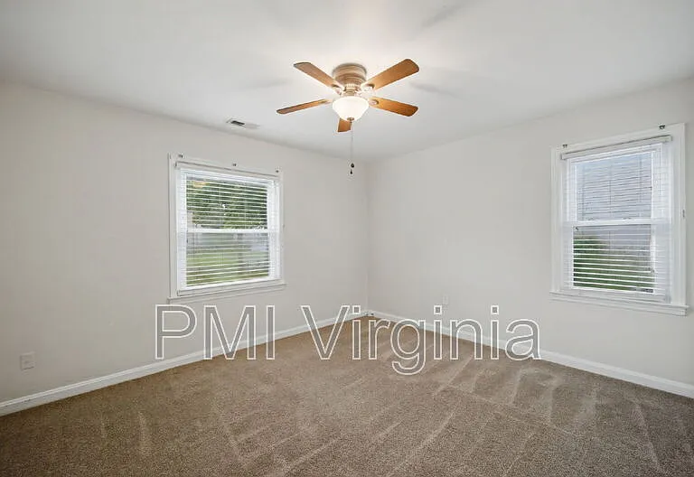 28 Harvard Rd — Photo 11
