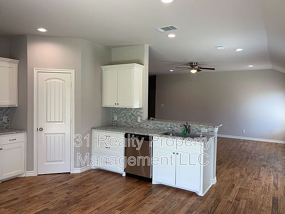 4th image of 3503 Brookstone Dr