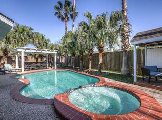 206 Turtlewood Dr, League City, TX 77573
