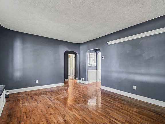 2nd image of 532 Clayton Ave NW