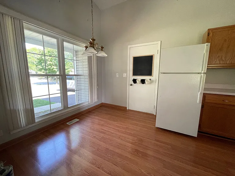 2048 Navarone Dr — Photo 4
