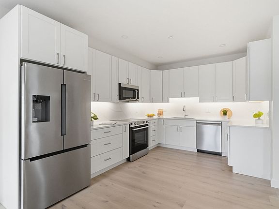 4th image of 66 Tileston St #8