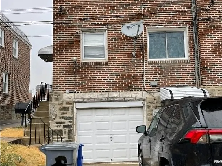 928 Disston St — Photo 16