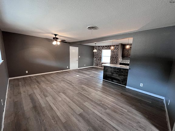 3rd image of 4725 Florist St