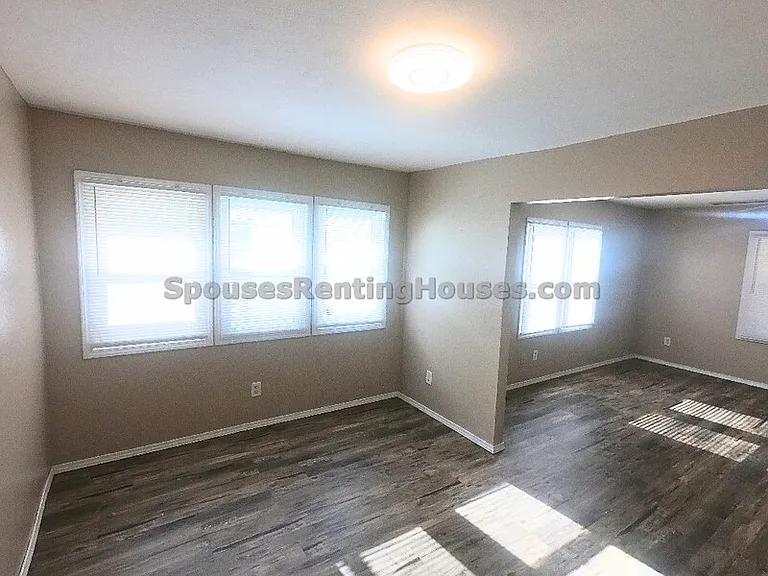4017 E 11th St #1 — Photo 5