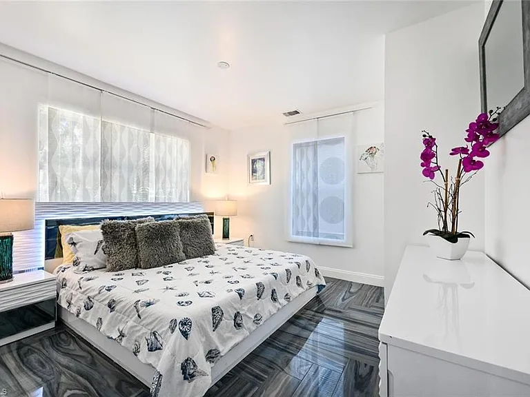 5940 English Oaks Ln — Photo 37