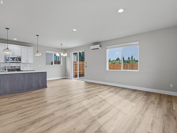 4th image of 750 SE 34th St