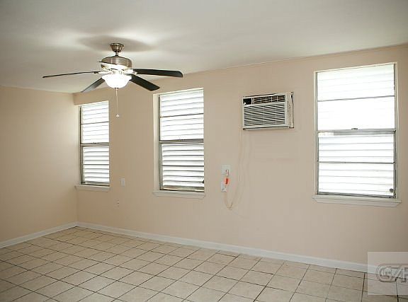 5th image of 4913 Avenue Q