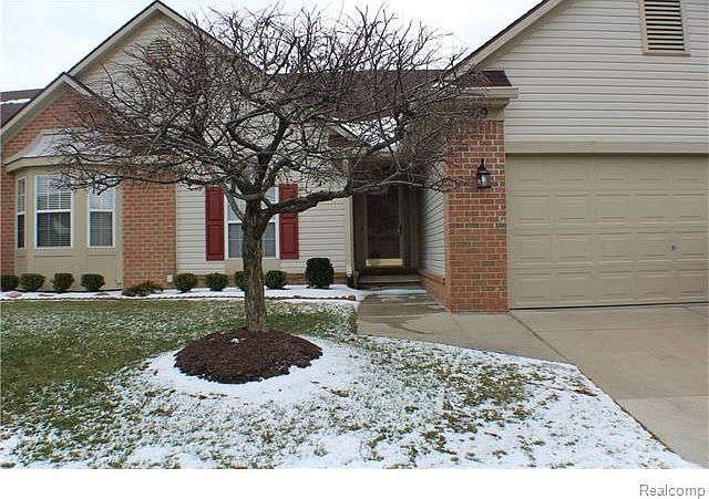 1st image of 369 N Oak Dr #1