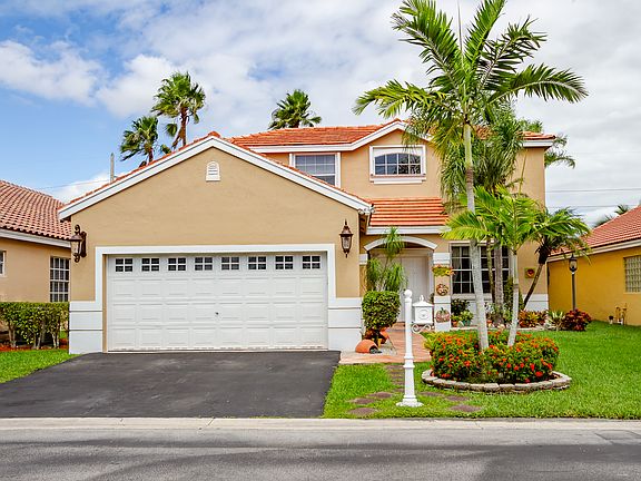 4th image of 401 Bermuda Springs Dr