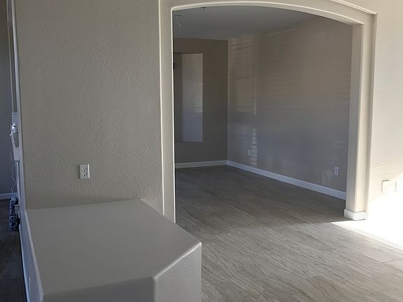 5th image of 25173 N 73rd Ln