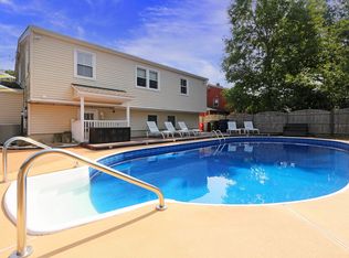 226 Ridgewood Dr, Northfield, NJ 08225