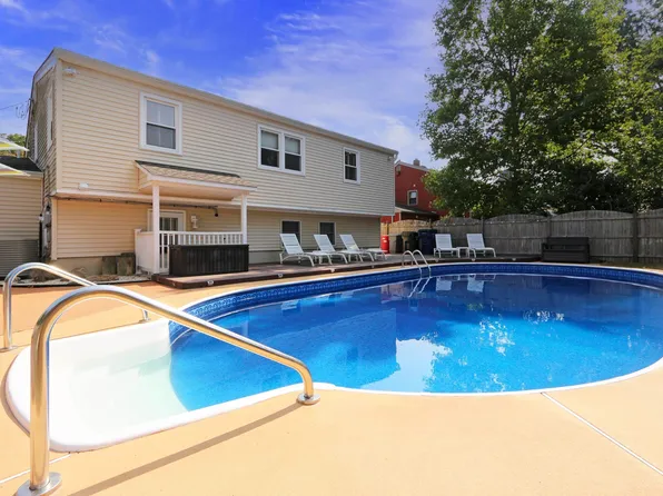 226 Ridgewood Dr, Northfield, NJ 08225